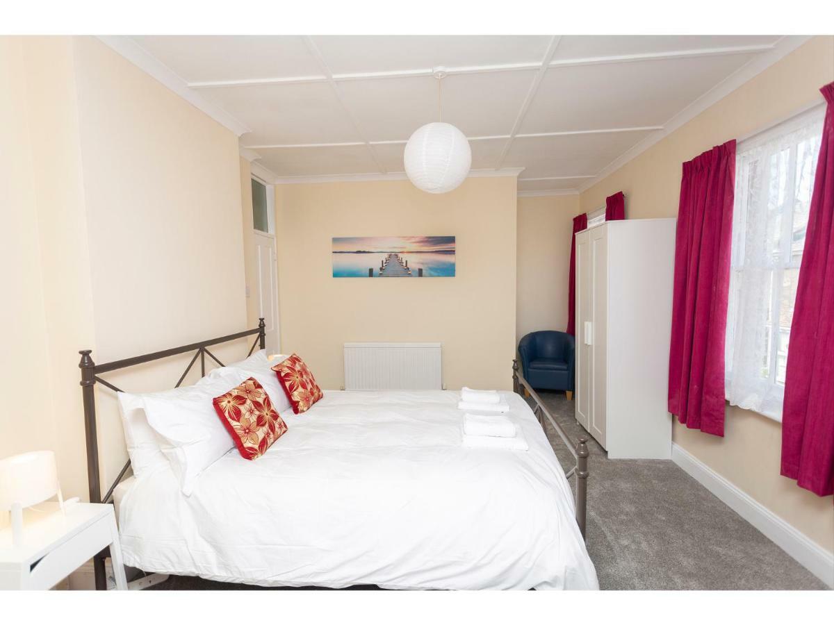 Sandown Villa Holiday Home Deal Luaran gambar