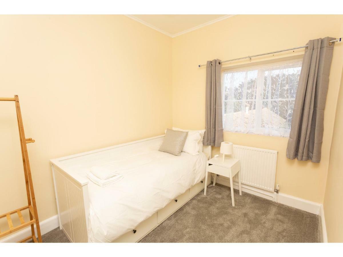 Sandown Villa Holiday Home Deal Luaran gambar
